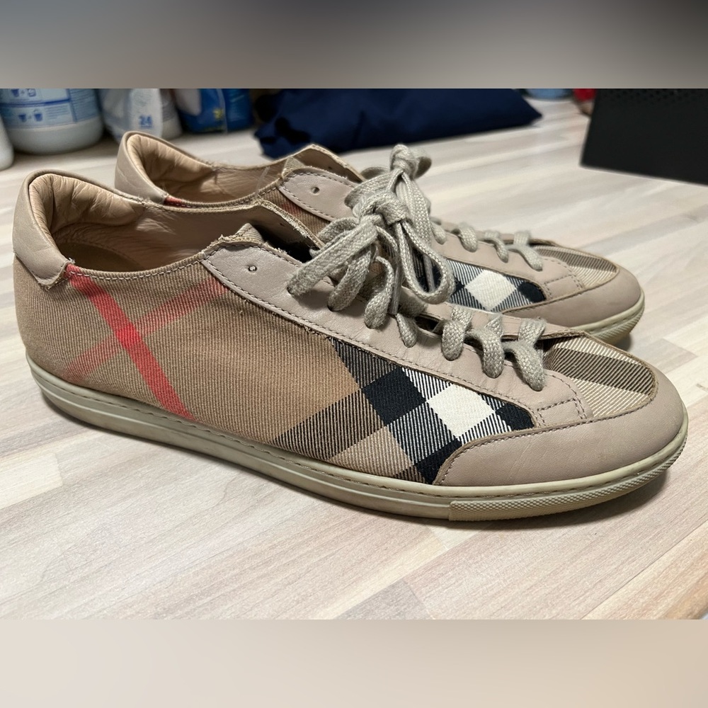 Burberry womens sz 41 sneakers
